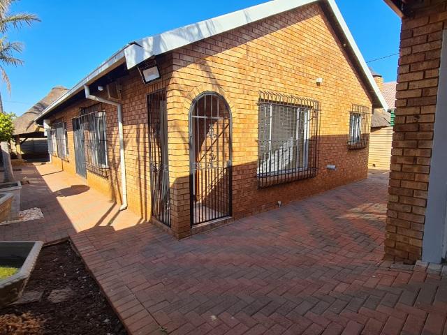 3 Bedroom House To Let in Montana