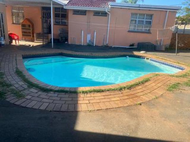 3 bedroom house to let in bluff. ava.
