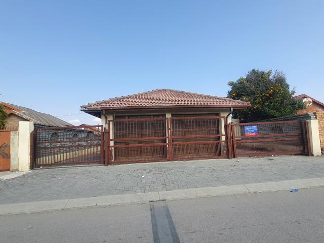 3 Bedroom House To Let in Boitekong