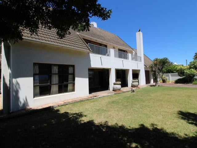3 Bedroom House To Let in Canals