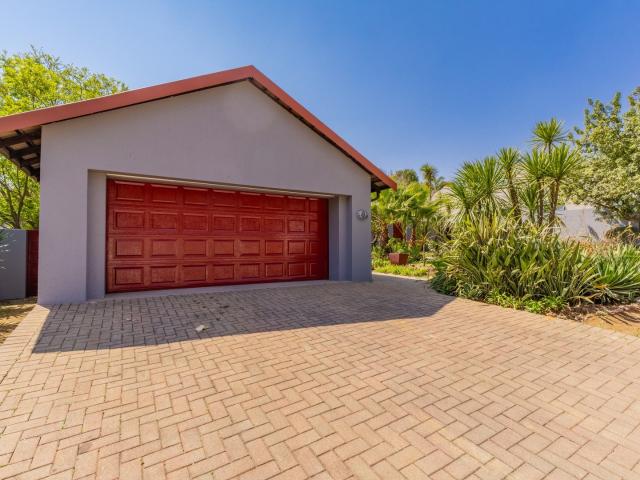 3 Bedroom House To Let in Fourways Gardens