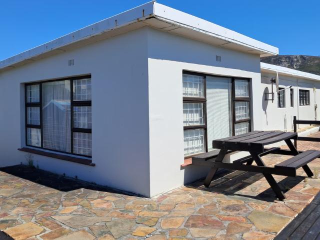 3 Bedroom House To Let in Franskraal