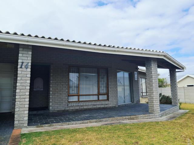3 Bedroom House To Let in Franskraal