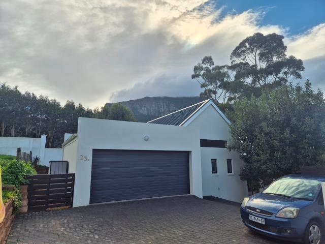 3 Bedroom House To Let in Hout Bay Central