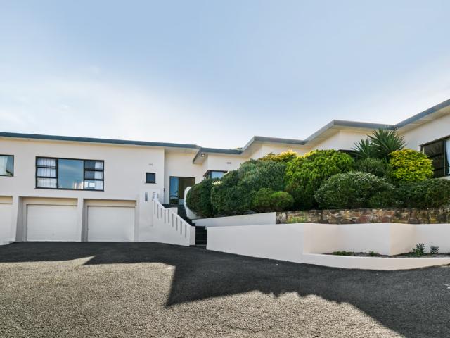 3 Bedroom House To Let in Hout Bay Central
