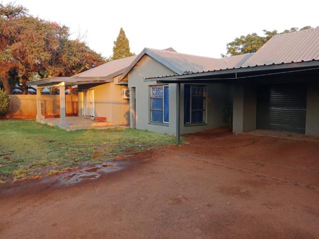 3 Bedroom House To Let in Kuruman