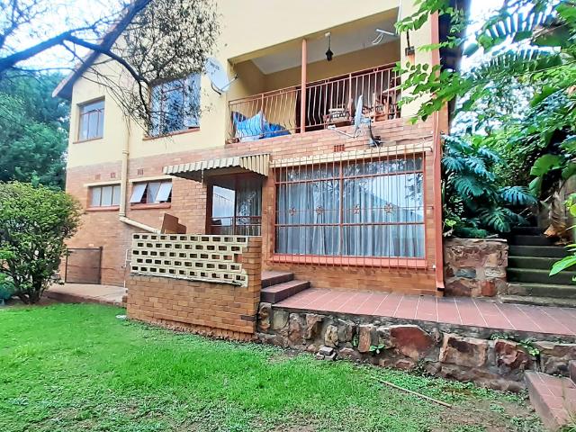 3 Bedroom House To Let in Kensington