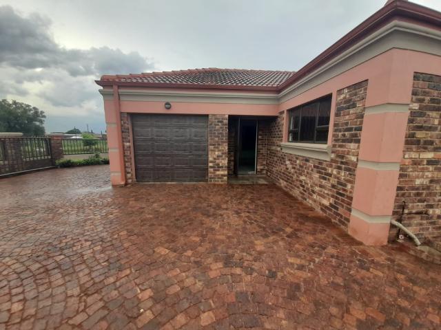 3 Bedroom House To Let in Kookrus