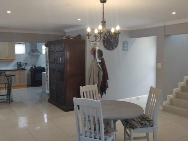 3 Bedroom House To Let in Laguna