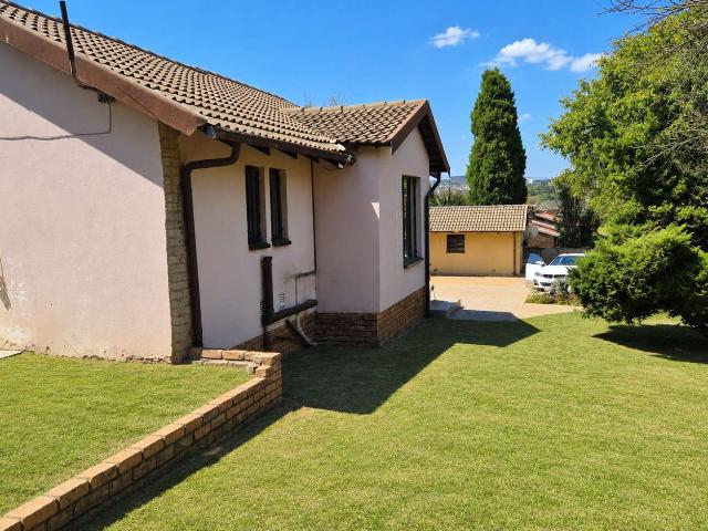 3 Bedroom House To Let In Lombardy West