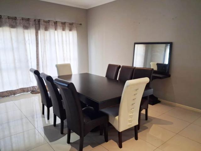 3 Bedroom House To Let in Rowallan Park