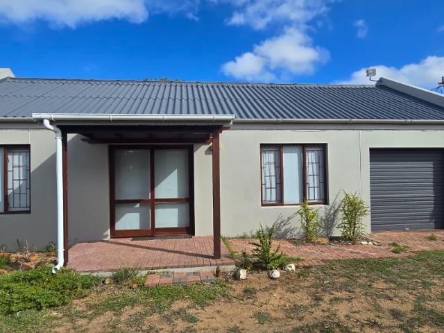 3 Bedroom House To Let in Stilbaai Wes
