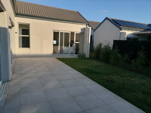 3 Bedroom House To Let in Sheffield Beach