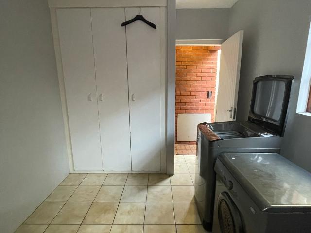 3 Bedroom House To Let in Somerset Park