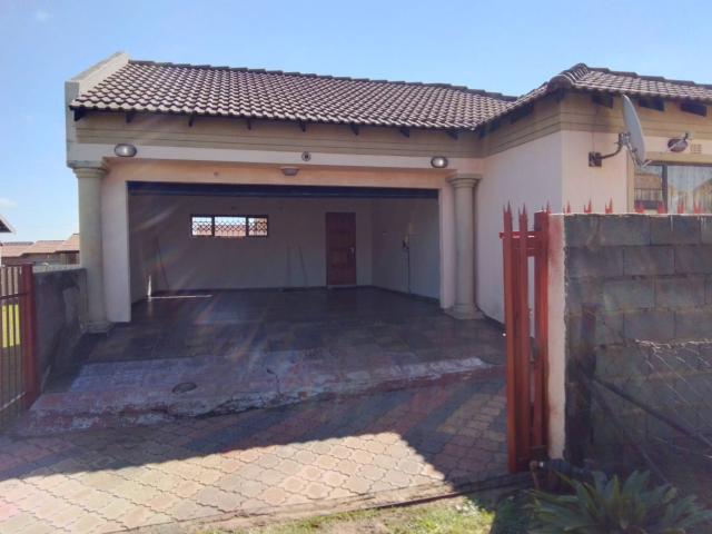 3 Bedroom House To Let in Tasbet Park