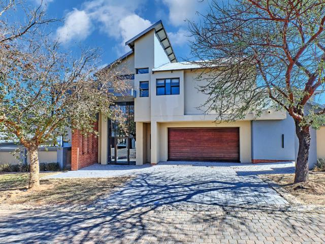 3 Bedroom House To Let in Waterfall Country Village
