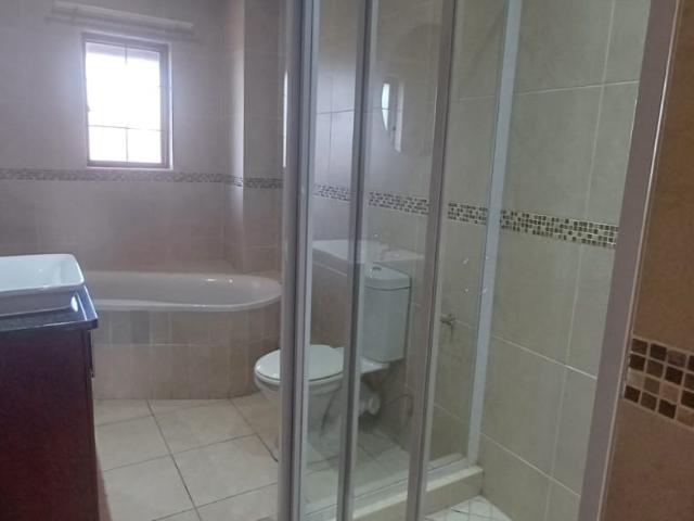 3 Bedroom House To Rent in Thatchfield Estate