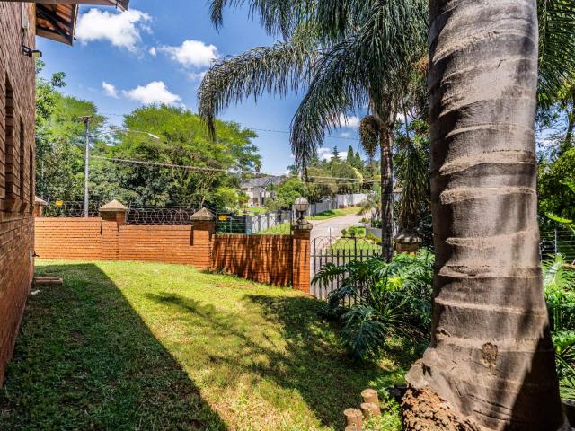 3 Bedroom House To Rent in Waterkloof Glen