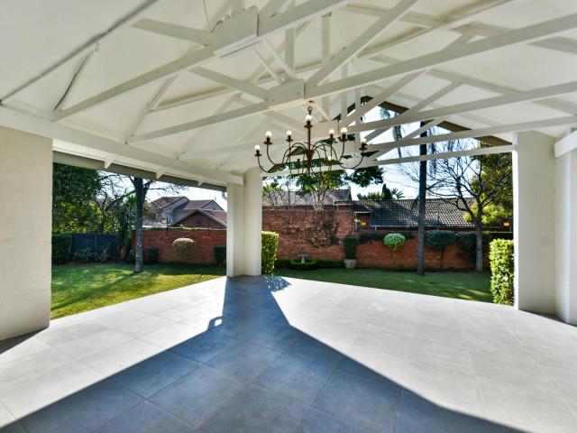 3 Bedroom House To Rent in Waterkloof