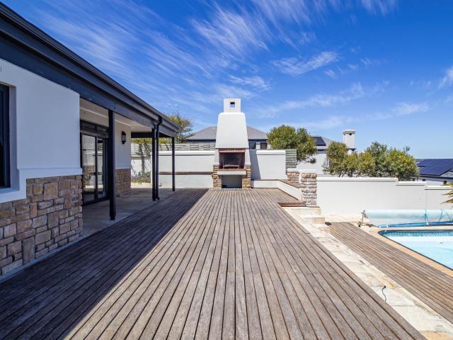 3 Bedroom House To Rent in Atlantic Beach Golf Estate