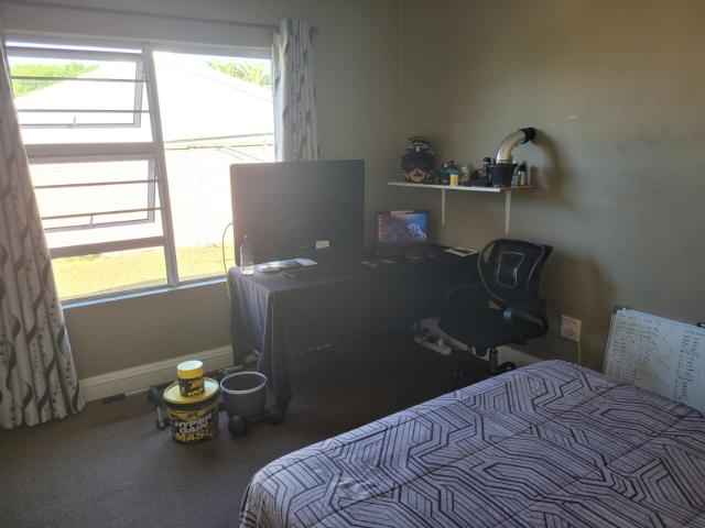 3 Bedroom House To Rent in Beachview