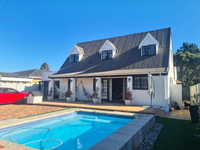 3 Bedroom house to rent in Bothasig, Milnerton