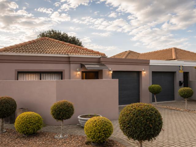 3 Bedroom House To Rent in Brackenfell South
