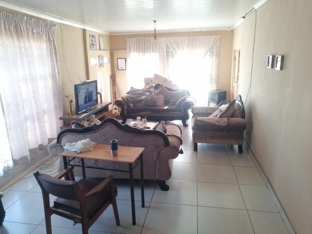 3 Bedroom House To Rent in Brentpark