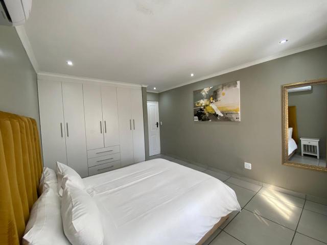 3 Bedroom House To Rent in Bryanston East