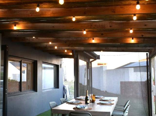 3 Bedroom House To Rent in Cape St Francis