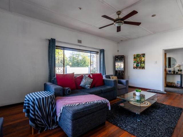 3 Bedroom House To Rent in Denneburg