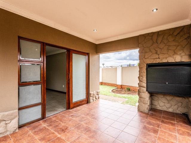 3 Bedroom House To Rent in Eldo Meadows