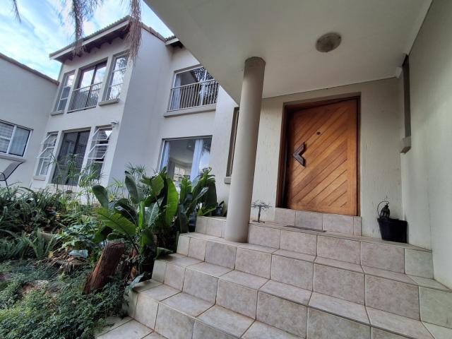 3 Bedroom House To Rent in Faerie Glen