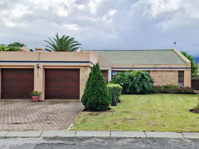 3 Bedroom House to Rent in Heather Park