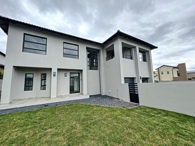 3 Bedroom House To Rent in Heron Hill Garden Estate