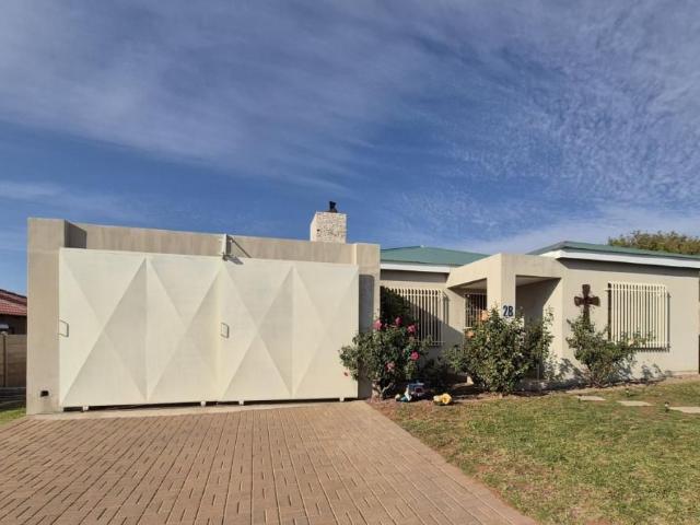 3 Bedroom house to rent in Keidebees, Upington