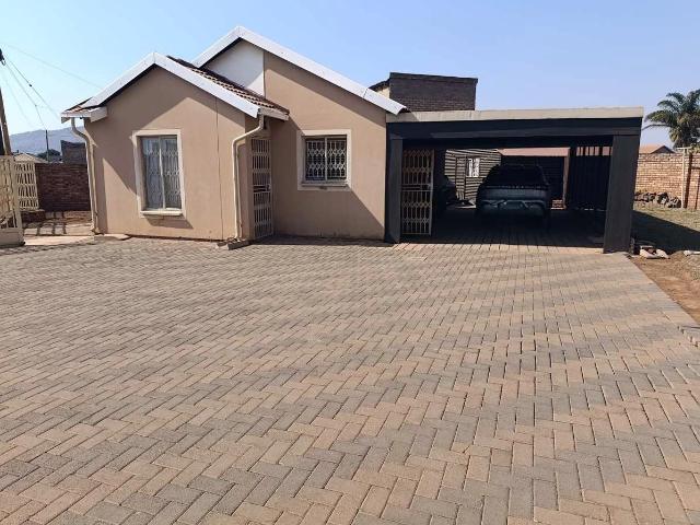 3 Bedroom House to Rent in Mahube Valley