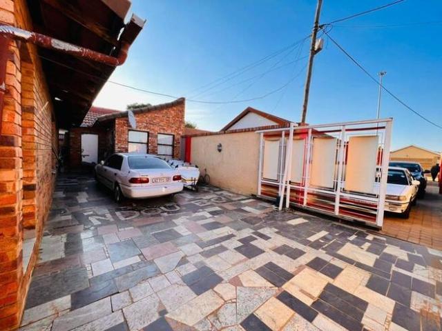 3 Bedroom House to Rent in Meadowlands