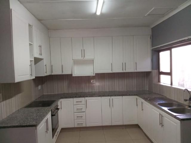 3 Bedroom House To Rent in Meer En See