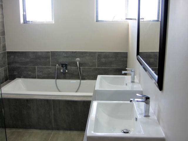 3 Bedroom House To Rent in Midstream Meadows