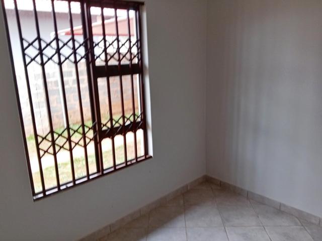 3 Bedroom House To Rent in Ncambedlana