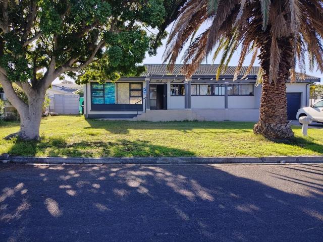 3 Bedroom house to rent in Oostersee, Parow
