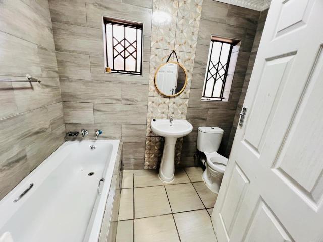 3 Bedroom House To Rent in Protea Glen