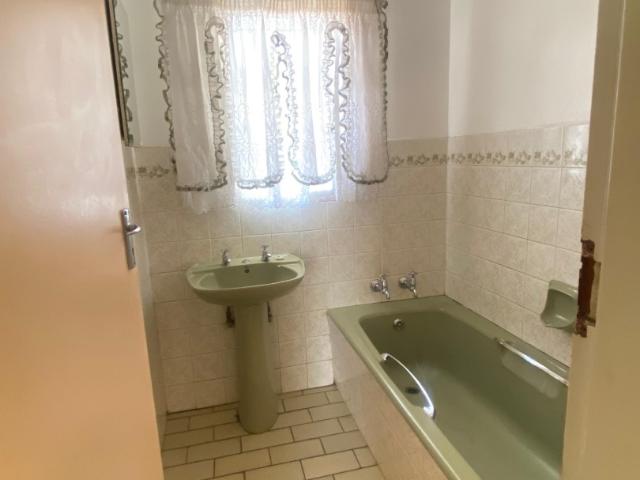3 Bedroom House To Rent in Protea North