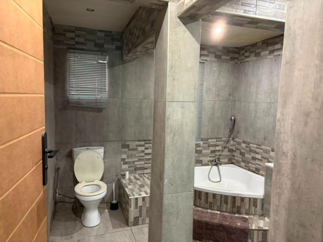 3 Bedroom House To Rent in Rothdene