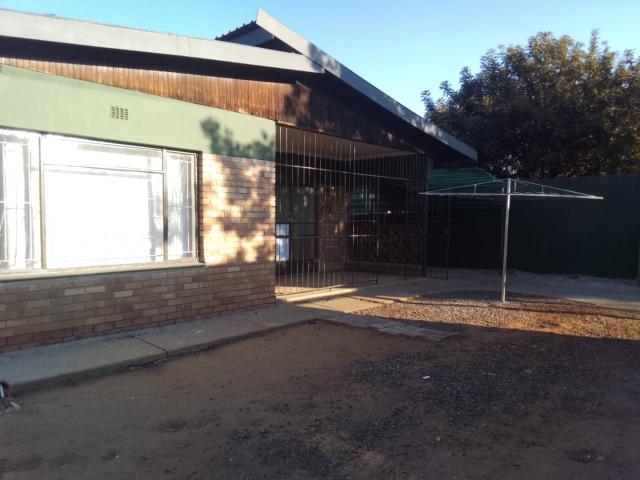 3 Bedroom House To Rent in Rustenburg Central