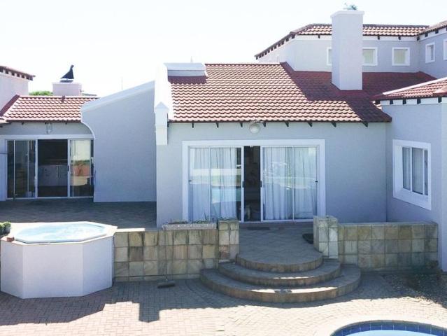 3 Bedroom house to rent in Santareme, St Francis Bay