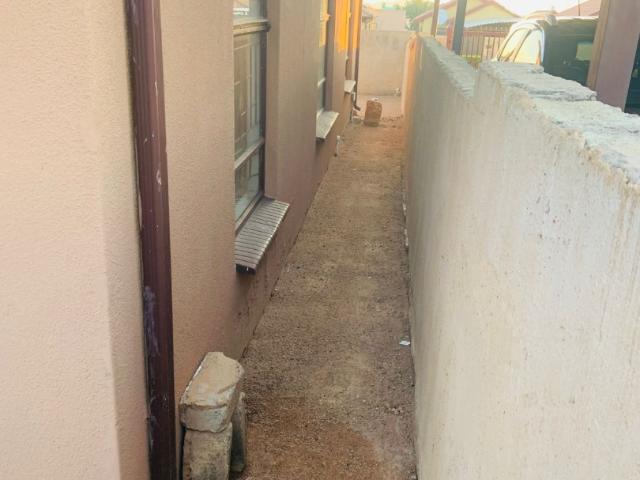 3 Bedroom House To Rent in Soshanguve East