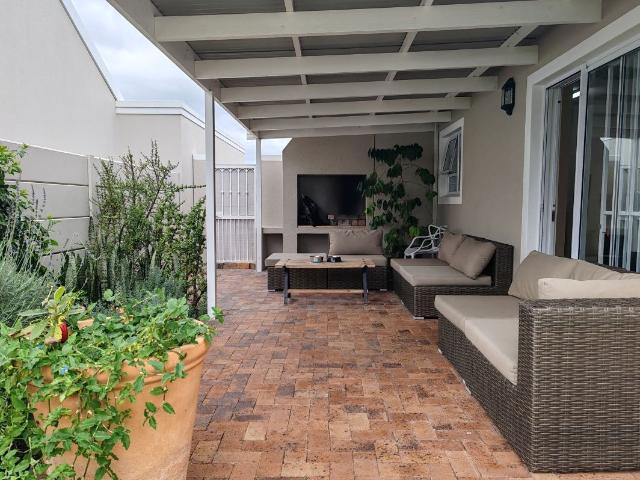 3 Bedroom House To Rent in Sunningdale