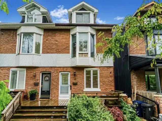 3 Bedroom House Toronto ON 103338258